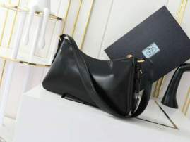 Picture of Prada Handbags _SKUfw182634712fw